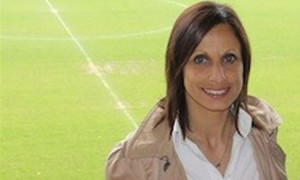Sarah M'Barek, coach de l'EA Guingamp. Crédit Eurosport. Lesfeminines.fr
