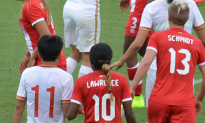 Chine-Canada. Match préparatoire pour les JO. Charlety. Les deux équipes ressortent sur un score serré. Crédit William Commegrain. Lesfeminines.fr
